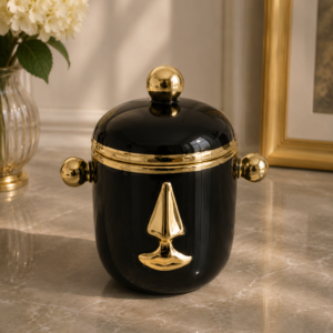 Cutie Decorativă Grecească – Ceramică Neagră cu Simbol Nautic Auriu