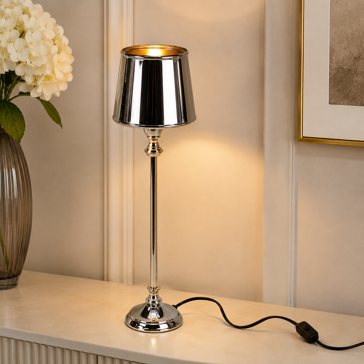 Lampă de Masă Cromată – Stil Elegant & Modern