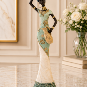 Statuetă decorativă femeie africană – rochie verde pastel și vas tradițional