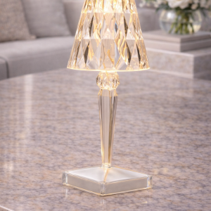 Lampă decorativă LED transparentă cu efect de cristal – design modern elegant