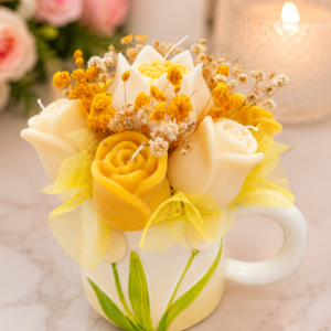Buchet Lumânări Decorative Handmade în Cană Ceramică – Trandafiri și Flori din Ceară, Decor Elegant, Cadou Premium