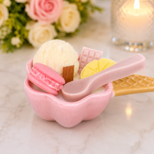 Lumânare Decorativă Handmade în Bol Ceramic cu Linguriță – Design Desert, Decor Premium, Cadou Original