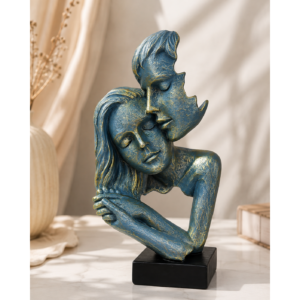 Statueta decorativa Cuplu Indragostit, din rasina, albastru patinat cu accente aurii