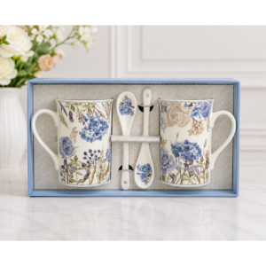 Set cadou 2 cani cu 2 lingurite, model floral, alb-albastru, cutie cadou